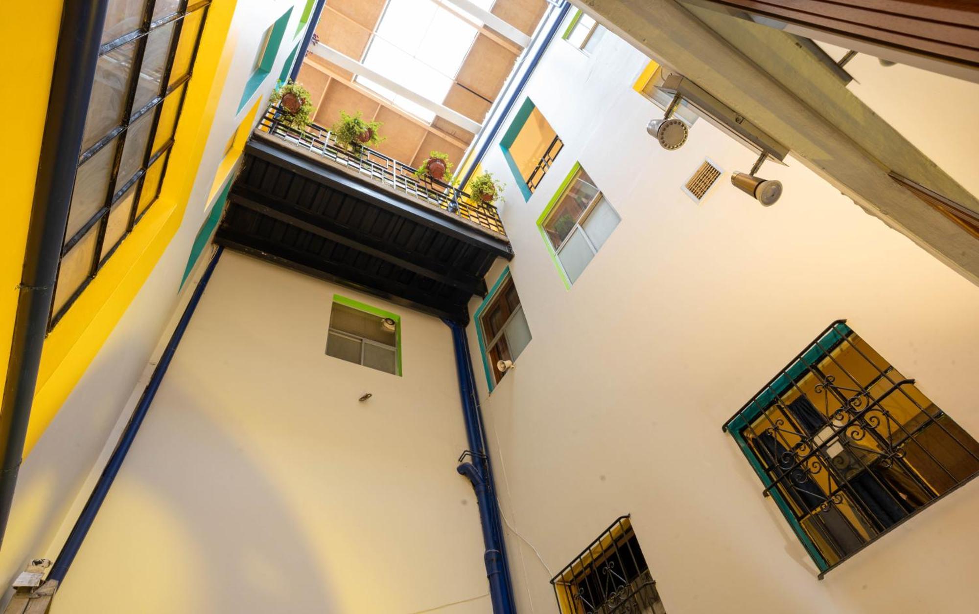 Community Hostal